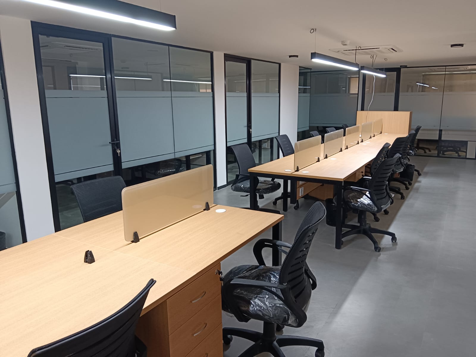  Dedicated desk in Chintamani Plaza Andheri East - Executive Spaces